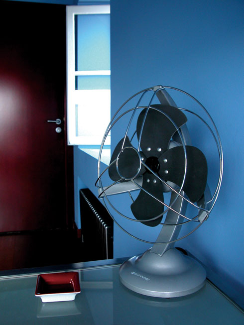 14-이곳의 소품들은 모두 디자이너에게 특별 제작한 제품이거나 앤틱,혹은 아티스트의 작품들이다