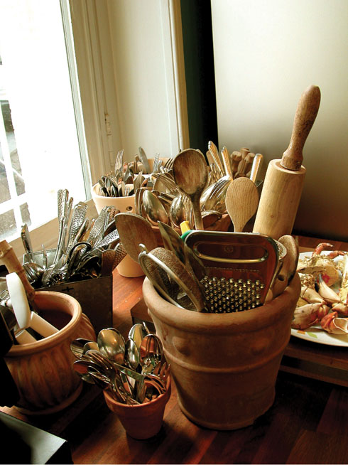 23-모두에게 개방되어 손님들이 어느때이고 이용이 가능하다-----